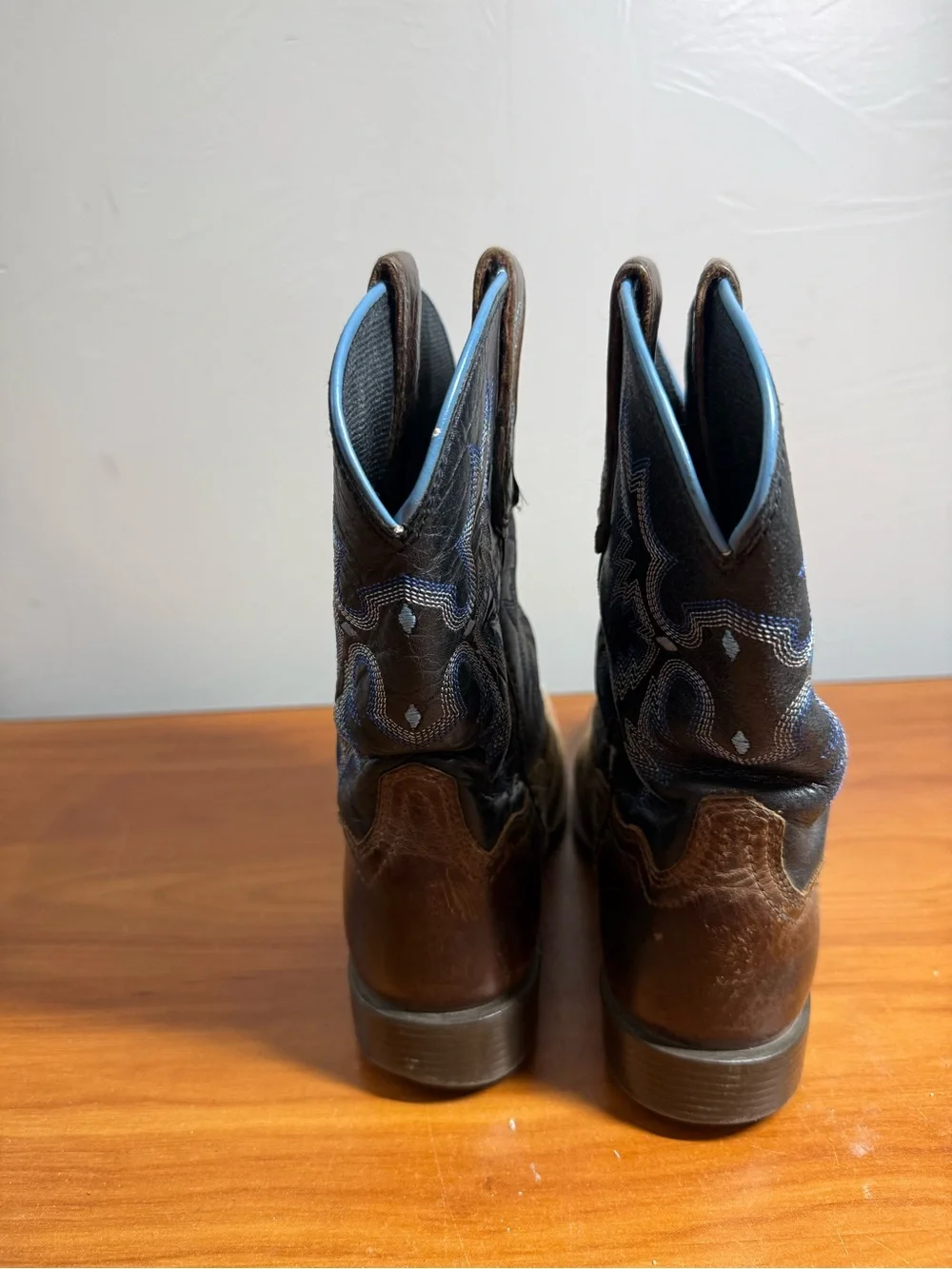 Ariat Kids' Boys Tombstone Western Boot Cowboy Brown Blue Black Detail Big Kid 1